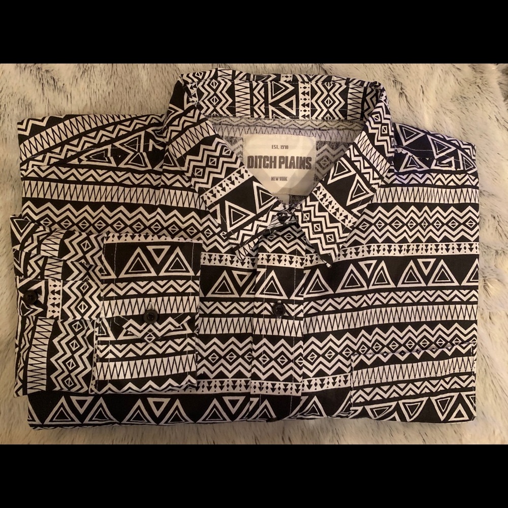 DITCH PLAINS BUTTON DOWN SHIRT Sz XL - Picture 2 of 3